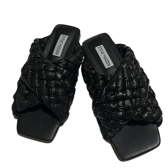 Steve Madden Marina Flat Sandals *Final price drop* - Picture 4 of 7